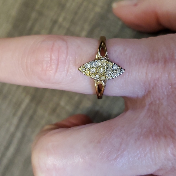 Ring - Picture 2 of 6